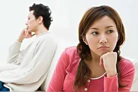 和婆婆同住后，婆媳矛盾不断，老公一边倒的态度让她倍感孤立绝望图片
