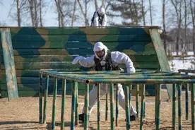 俄军第38独立摩托化步兵旅进行实战训练图片