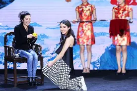 她是中澳混血，也是功夫女星的开门弟子，《卧虎藏龙2》一炮而红图片