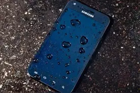 手机不慎落水了怎么办？不用慌张有妙招图片