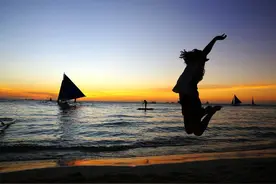 长滩岛落日帆船图片