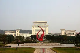 分校并不是民办本科！有些分校的毕业证书和本部是一样的！图片