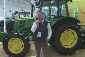 这台1004拖拉机不仅动力强劲，一天旋耕作业还可节省200元油钱！