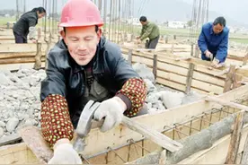 谁说的，有证的农村自建房，原地重建不用审批？图片