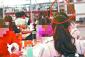 大学生扎针提神减压 如现实版“天线宝宝”图片