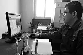 圆珠笔头摘掉“洋帽子” 太钢书写笔尖上的中国图片