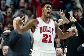 NBA：巴特勒、库里当选周最佳图片