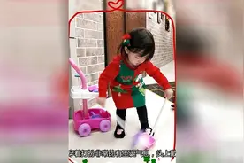 贺军翔老婆传照解相思，2岁女儿做家务照真的萌翻了！