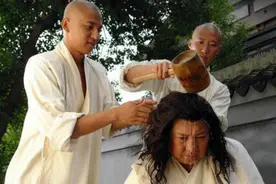 洪金宝带儿子饰演的历史抗倭电视剧，展示了我国武术壮观视频封面
