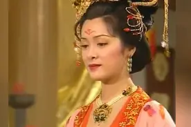 皇上封玉妃为贵妃，并公告天下