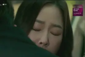 美女变身老大爷被男主告白，抱一下就变成韩流明星，编剧脑洞太大视频封面