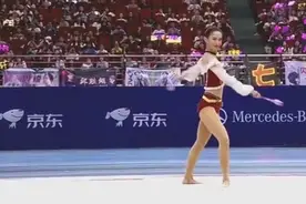 告别舞蹈七年，金晨跳得还是那么美，亮瞎我眼视频封面