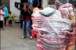 闹婚又来了！昭通新婚夫妻伴郎伴娘被捆树上 伴娘脱衣挣脱图片