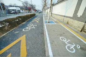 摩拜单车“落户”济南 市区划定数百个共享单车车位图片