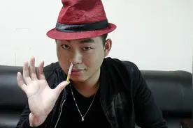 魔术揭秘—香烟入鼻子，原来这么简单！视频封面