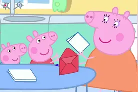 猪妈妈帮助佩奇写信，装在信封里贴上邮票，就能寄到小伙伴手里
