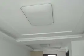 阳台铺成木地板怕雨水淋到？师傅给业主想了一个好办法图片