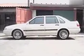 大众桑塔纳改装空气悬挂，底盘上下浮动演示！视频封面