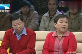 大姐患尿毒症肚子都是空的，台上哭诉缝了100针，主持人默默流泪视频封面