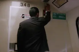 火车上有这个紧急装置，一拉就会紧急制动