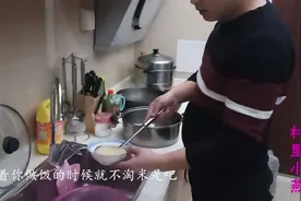 煮饭要淘米吗？农村小伙嫌弃媳妇不卫生，媳妇说不干不净吃了没病