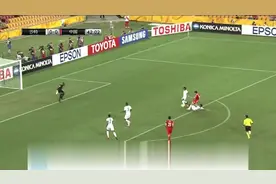 你们口中的白斩鸡，我们从未放弃！国足在被判点球情况下艰难取胜视频封面