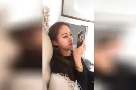 妹子和男朋友说话VS和闺蜜说话的区别！内容过分真实！哈哈哈