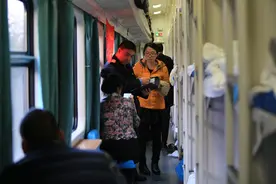 让游子归乡路“靓”起来图片