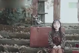 中国好学姐周玥，翻唱经典歌曲《以父之名》视频封面