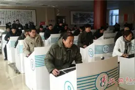 青岛23名残疾人顺利考过科目四 正式拿到驾驶证图片