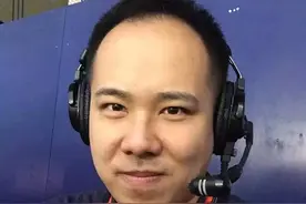 传奇落幕 致敬青春 姚明火箭11号球衣退役图片