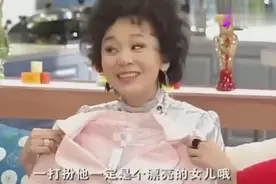 妈妈给儿子穿上裙子后，直呼太漂亮了，网友：这不就是个女孩子