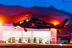 中国空中铁骑！解放军武直10直升机夜航美如画图片