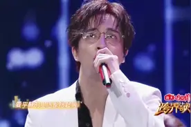 薛之谦深情演绎《摩天大楼》娴熟的半音与真假音转换动听又动心视频封面