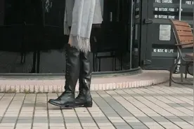 矮个子冬天穿什么靴子能显高又时尚？三套过膝靴穿搭推荐视频封面