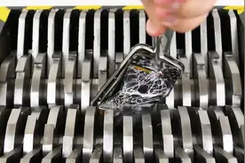 苹果手机很耐摔？轧碎机告诉你！他们不耐摔！它们抗压！