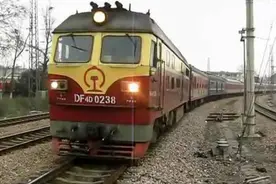 记忆中的南京西站 厦门至南京西K162次列车驶入