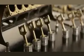 退休老工程师，打造一台最小的32缸发动机，无需燃油驱动，太帅了