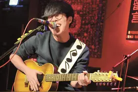 卢广仲编幻想曲 假装猫奴有女友图片