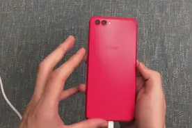 1899买的荣耀V10开箱，拿上手的一瞬间，这颜值也太能打了！视频封面