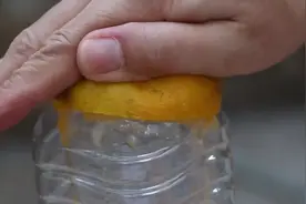 想喝果汁再也不用买榨汁机！简单几个步骤教你做简易榨汁机视频封面