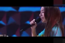 田馥甄台上的一首《演员》唱哭了台下的林俊杰