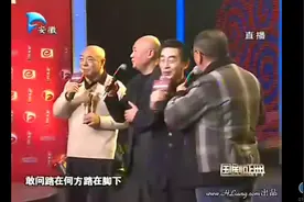 西游记主演六小龄童四人唱主题曲敢问路在何方，沙师弟已离世看哭视频封面