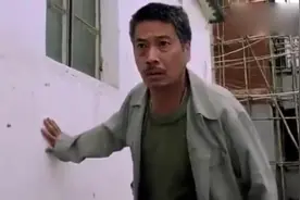 星爷精彩电影，请了很多的群众演员，经典搞笑