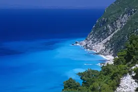 在这8个地方，你可以看到世界上最蓝的海水图片