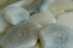 变蓝白萝卜还能吃吗？听听专家怎么说