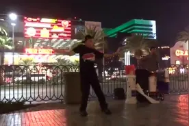 韩国舞王南贤俊在美国拉斯维加斯：街头机械舞引围观尖叫！视频封面