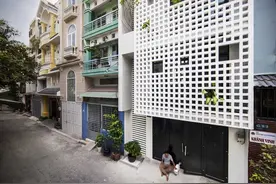 狭长老房如何装下四口之家：越南第十区Q10住宅改建有方图片