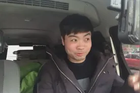 面包车改装房车，今天被交警拦路检查，车主会被罚款吗？进来看看视频封面