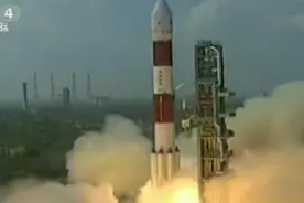 印度“一箭104星”成功发射 卫星全部入轨视频封面